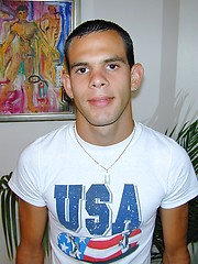 Lee is a hot Cuban kid who decided to share his steamy hot looks with us