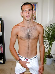 Lee is a hot Cuban kid who decided to share his steamy hot looks with us
